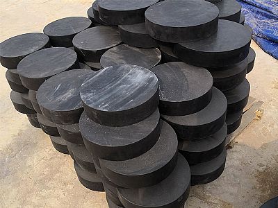 万山区板式橡胶支座由若干层橡胶片与薄钢板经加压硫化